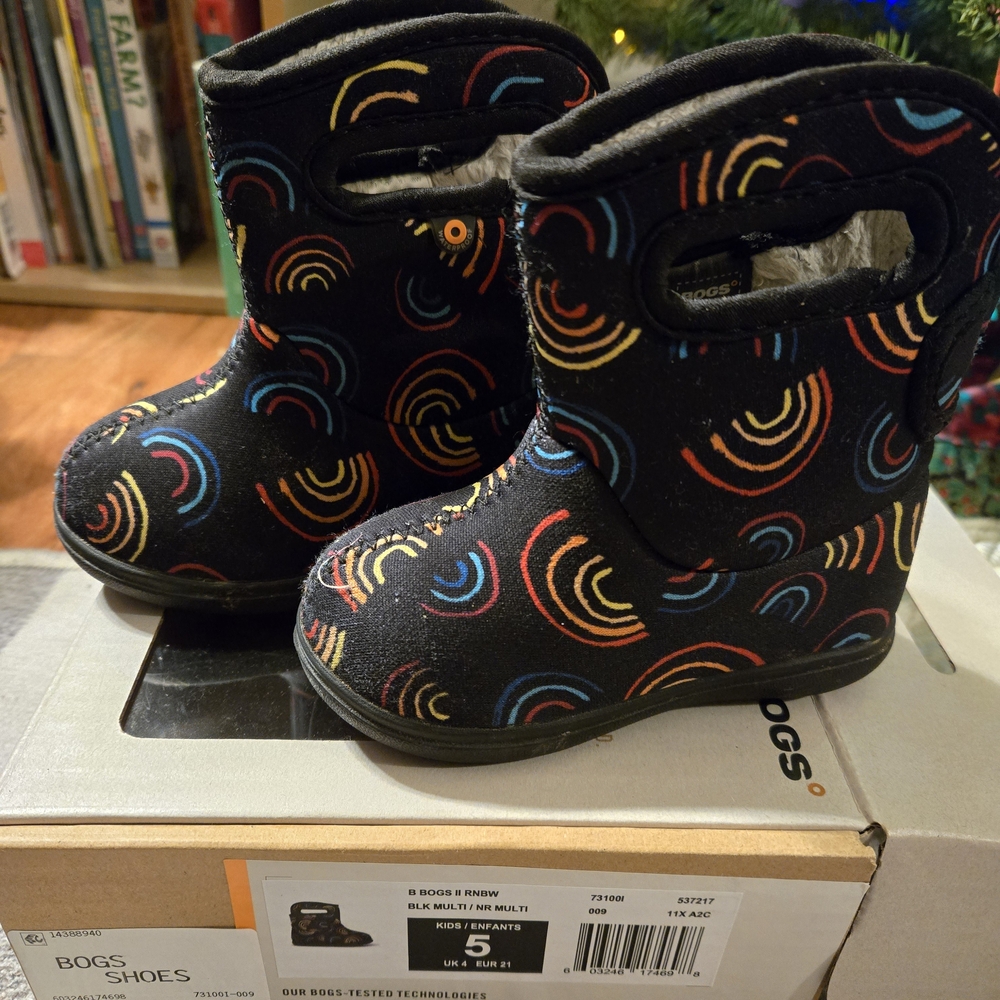 Bogs Toddler Black Rainbow Boots Size 5